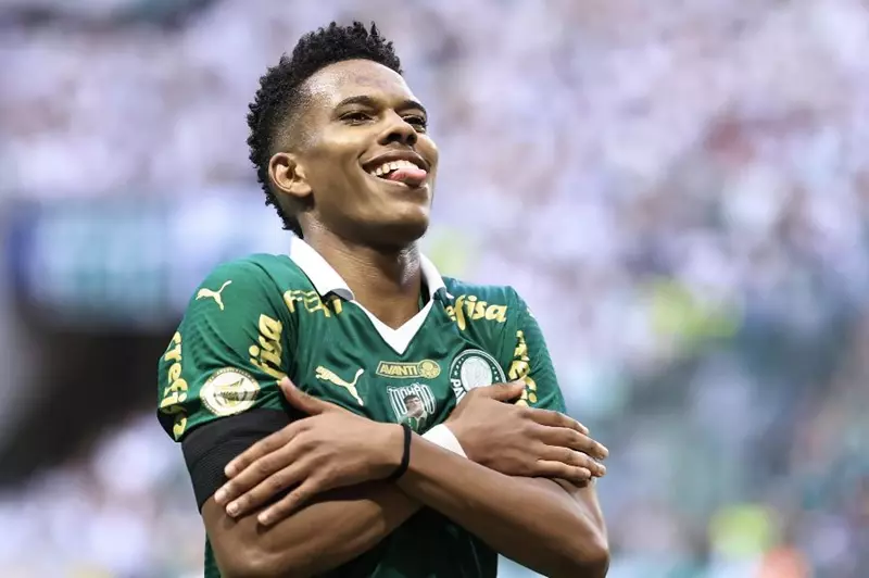 إستيفاو ويليان لاعب بالميراس 